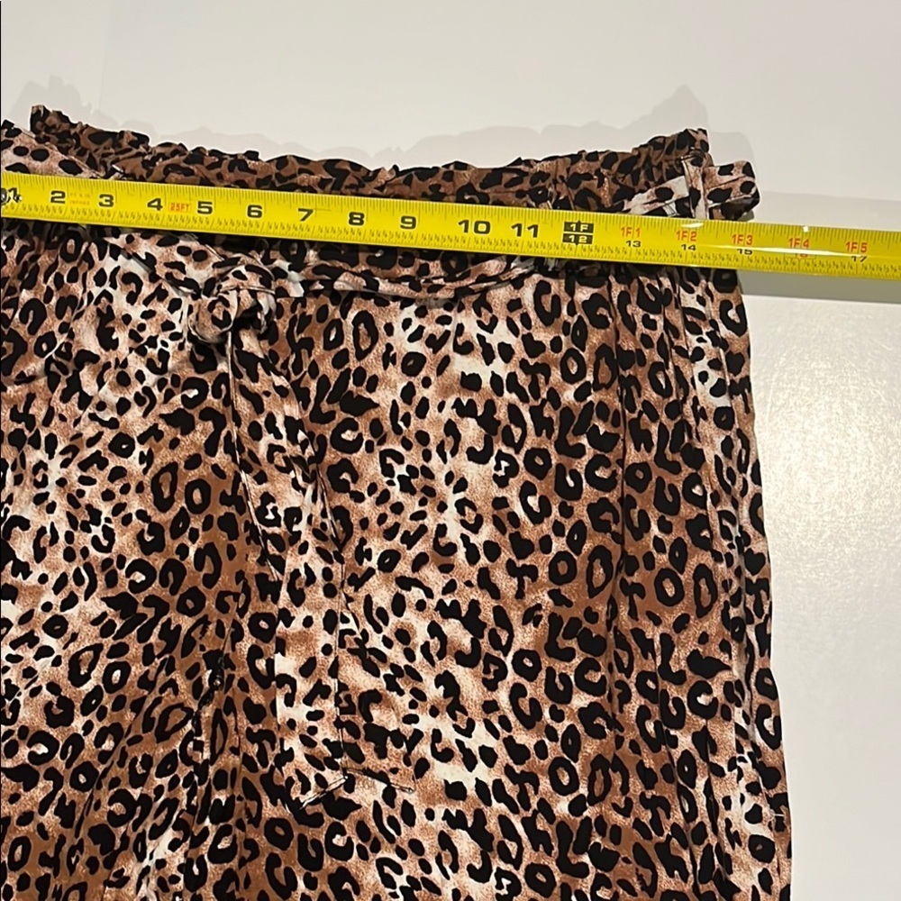 Derek Heart Leopard Print Wide Leg Pants - Picture 3 of 9